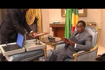 CONGO-B/FRANCE : LA PLACE BEAUVEAU CONTRÔLE L’EMISSION DES PASSEPORTS DIPLOMATIQUES CONGOLAIS...