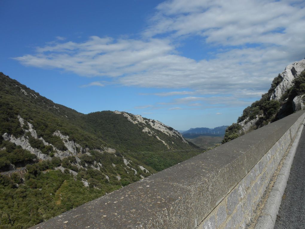 La vallée d'Axat avec son défilé et sa route qui monte à Font Romeu, au col de Jau, col de Paihères, col de Pradèle et j'en passe...