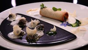 FRICASSÉE D’ESCARGOTS, CRÈME D’AIL ET CHIPS