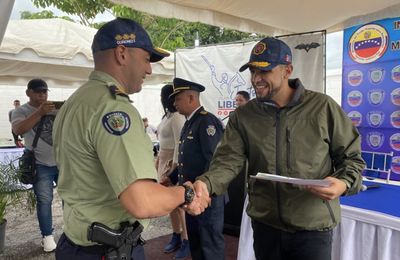 Alcalde de Libertador encabezó acto del Día Nacional del Policía con ascensos y entrega de reconocimientos 