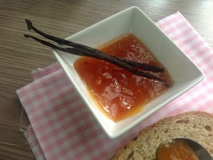 Confiture de nectarines à la gousse de vanille