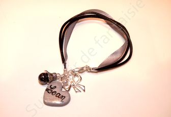 Bracelet personnalisable, cœur prénom sur ruban et cordon cuir.