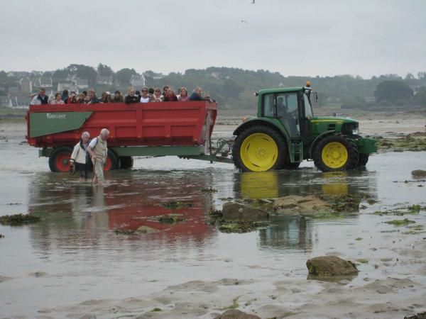 Pardon sur une île au large de Buguélés