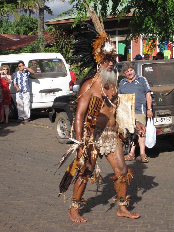 Ile de Paques, son festival et ses celebres Moai