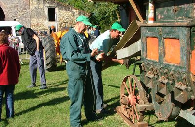 Les amis de la vieille machine Fête de Fajac 2011