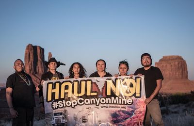 La nation Navajo fait marche arrière en autorisant le transport d'uranium, une interview de Leona Morgan