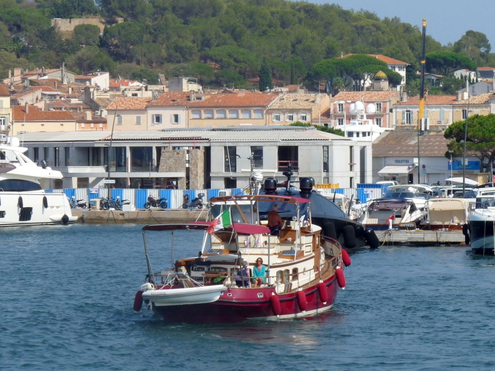 ANDALÙ , sortant du port de Saint Tropez le 18 août 2016