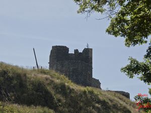 Un clic pour agrandir les photos. Le château de Calmont d'Olt.