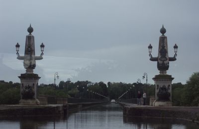 BRIARE LE CANAL.