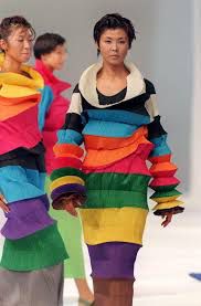 Issey Miyake : L'Art de la Création avec une Touche d'Élégance et de Légèreté pour une mode plus accessible