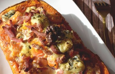 Butternut farcie à la fourme d'Ambert, aux lardons de bacon et aux noix