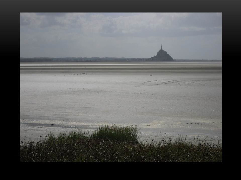 En partant de Genêts, par le GR 223, pour rejoindre la pointe du grouin.