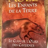 Les enfants de la terre de Jean M Auel ( éditions Pocket)