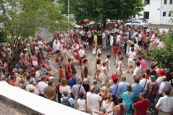 Cours de danses et chants basques - HERRIKO DANTZAK