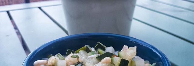 Salade de courgettes, pignons de pin, tomates séchées & basilic 