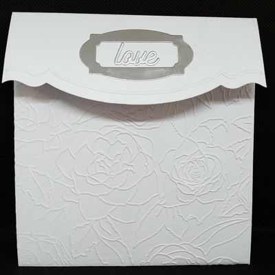 GAUFRAGE DE ROSES ET ACCOLADE (suite).