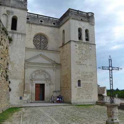 La Collégiale Saint-Sauveur à Grignan (Drôme 26230)