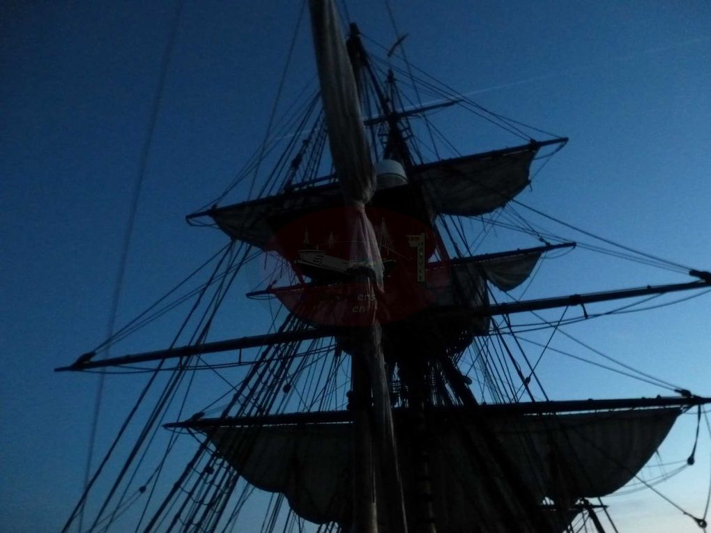 Voici les dix jours durant lesquels nous avons navigué vers Rouen et son Armada. Faisant route plus vite que prévu, nous passerons une demi journée devant l'Ile de Wight et une autre à l'ancre, à l'entrée de la Seine.