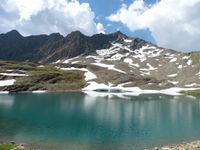 Le lac Noir. Au fond, la crête à atteindre.