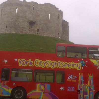 COMPLEMENTS DE COURS ANGLAIS DEBUTANTS : PREPOSITIONS ET CONJONCTIONS 