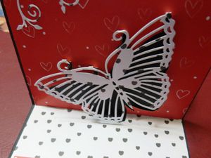 carte pop up  avec un die Joy Craft... le papillon
