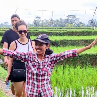  LE BALI DE GANYAR, balade dans les rizières de KELIKI, fabrication d'huile de coco et d'offrandes, immersion dans le Bali traditionnel