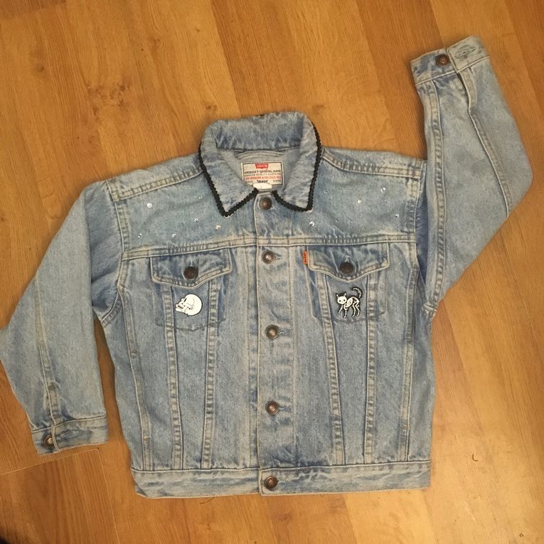 Personnalisation d’une veste en jean pour Alyssonne 