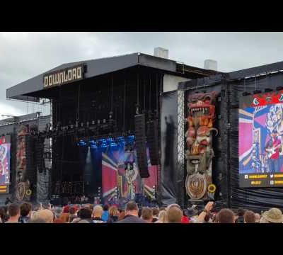 Prophets of Rage rend hommage à Chris Cornell au festival Download à Paris