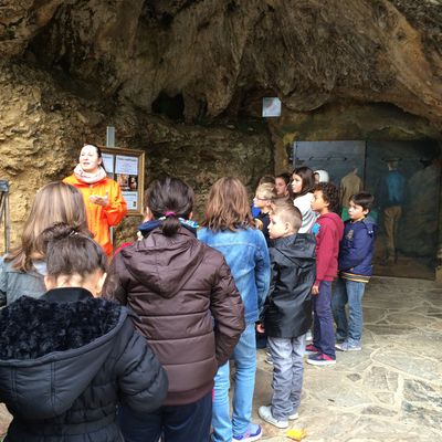 Classe CE-CM: visite aux grottes d'Isturitz et oxocelhaya
