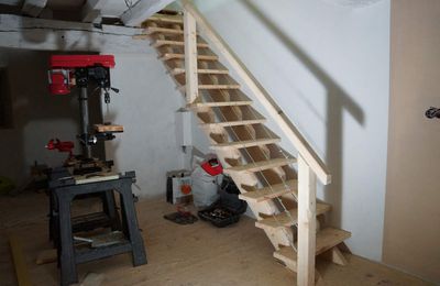 Escalier en bois et rambarde avec cables acier, esprit chalet dans l'Ain par Gely clément multi travaux, ain, bricolage 