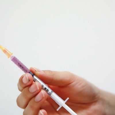 Deux cent grands médecins se prononcent pour de nouvelles vaccinations obligatoires, ils toucheraient un minimum de 7 euros par vaccin, ça explique beaucoup de choses non?