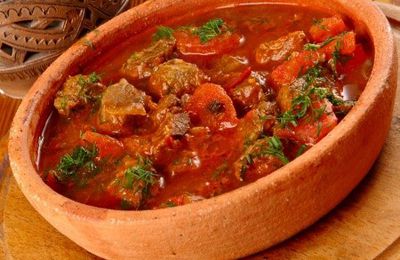 Carne con tomato (tapas espagnole) / Carne con tomato (tapas española)