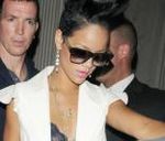 Rihanna: elle sort en soutien-gorge dans la rue maintenant