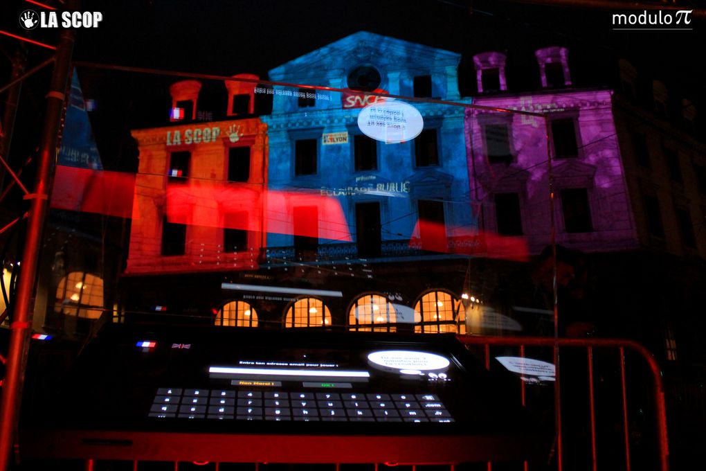 Lyon - du 8 au 11 décembre 2011 - Fête des Lumières - Installation Eclairage Public by La Scop en partenariat avec Modulo Pi