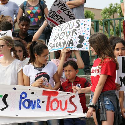 Pétition à signer contre l'expulsion de 2 élèves et de leurs parents - France - URGENT
