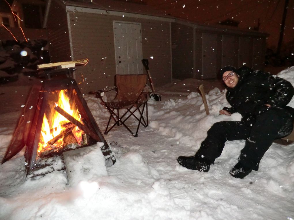 Soirée feu de camp, vin chaud et chamallows, sous la neige !