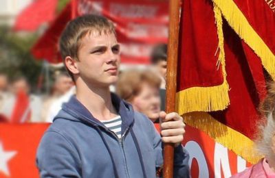 Le deux mai 2014, le militant de gauche Vadim Papura (17 ans) était assassiné à Odessa avec 45 autres personnes brûlées vives dans la maison des syndicats