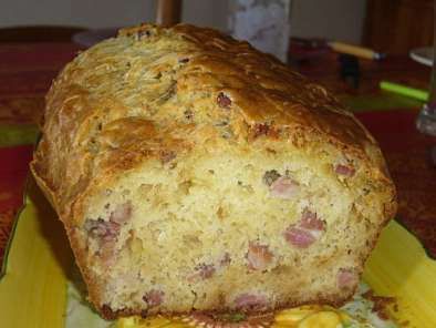 Cake salé jambon/noix/gruyère 