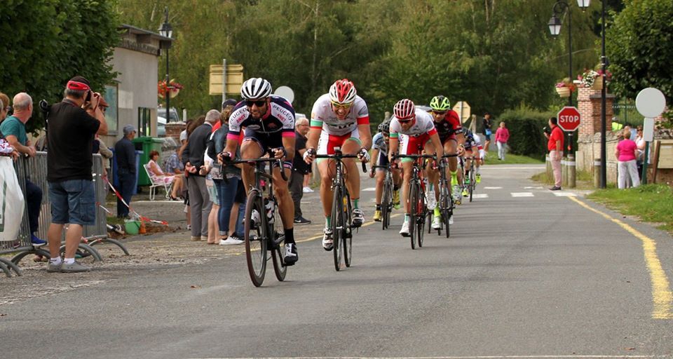 Les classements des courses de La Guéroulde (27) et les photos de la course 2, 3 et J