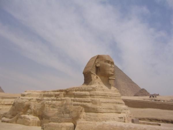 D&eacute;couvrez quelques-unes de nos 200 photos faites lors de notre voyage en Egypte fin avril d&eacute;but mai 2004. Le plus beau voyage que j'ai fait jusqu'&agrave; pr&eacute;sent...