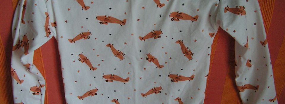 Tee shirt "avion " en 5 ans et en 7 ans