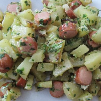 Poêlée de knackis aux pommes de terre persillées 