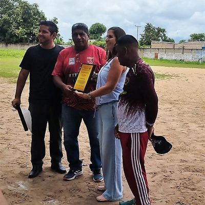 Acefuc Monseñor Arocha rindió homenaje a Katty Santorsola 