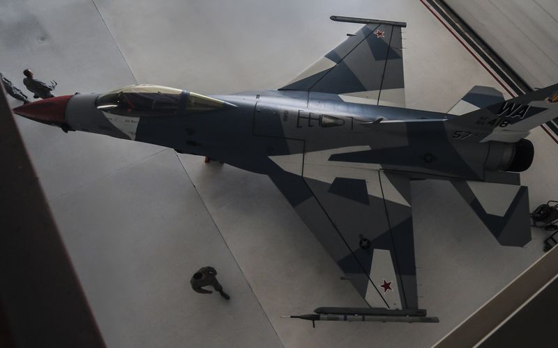 PHOTOS : Les F-16 Aggressors changent de livrée 