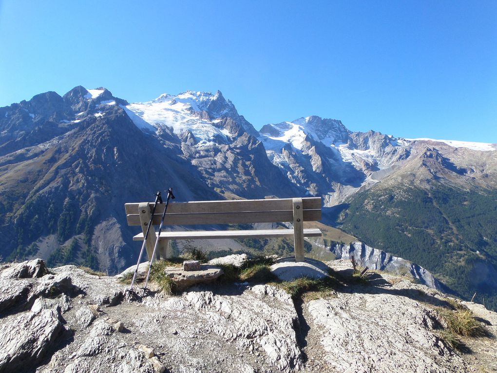 départ de la route des Cours (1850m) et montée au Lac du Pontet (1982m) puis montée sur la Crète de Golèfre (2250m) et enfn jusqu'au sommet de l'Aiguillon (2095m) !! un régal !!