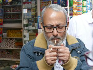 TECHNIQUE INDIENNE POUR FUMER 