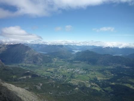 Retour a El Bolson... porte de la Patagonie!
Parapente et rando, mais aussi travail a la ferme!!!