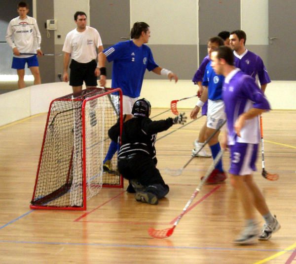 <p>Voil&agrave; les premi&egrave;res photos du week-end &agrave; Orl&eacute;ans. Ces images sont tir&eacute;es de deux matches du PUC : contre Besancon (8-0) et contre Marseille (3-2).</p>
<p>Merci &agrave; Aline et Sabine, nos supportrices et photographes!</p>