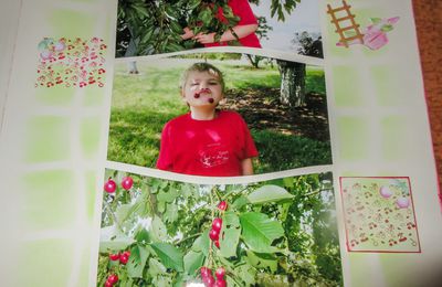 Thomas avec des cerises 