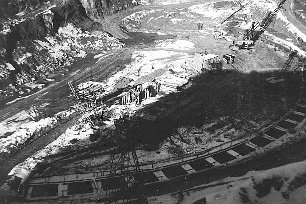 construction du barrage de Vouglans associé à la construction de l'usine de saut Mortier et au démantellement de l'usine de La Saisse.
